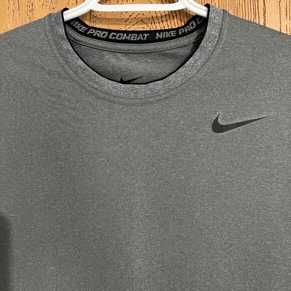 Nike Women’s Pro Combat Dri-Fit Gray Short Sleeve Athletic Shirt Sz-M - Picture 2 of 7